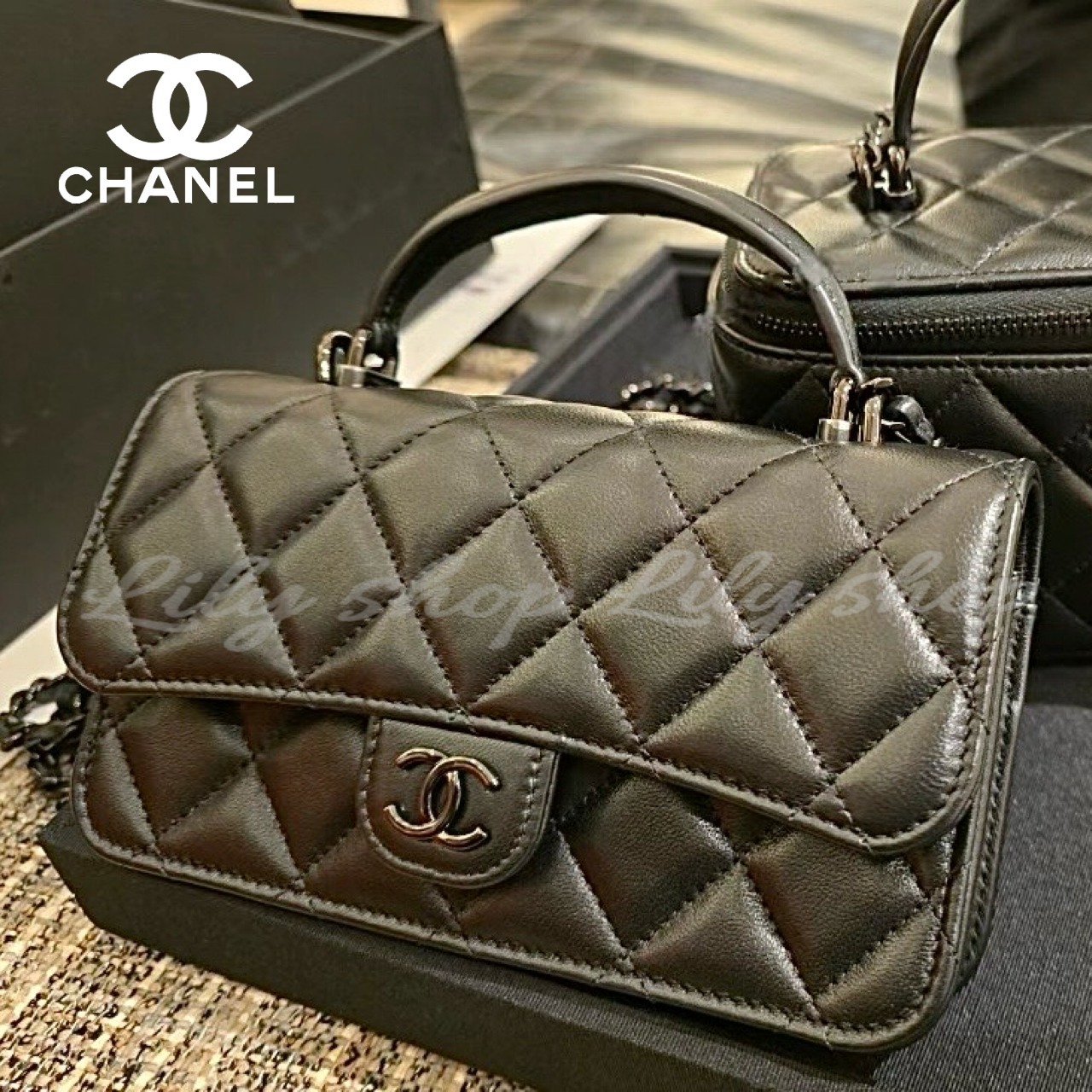 【ソーブラックでクール！】CHANEL フラップ フォンホルダー