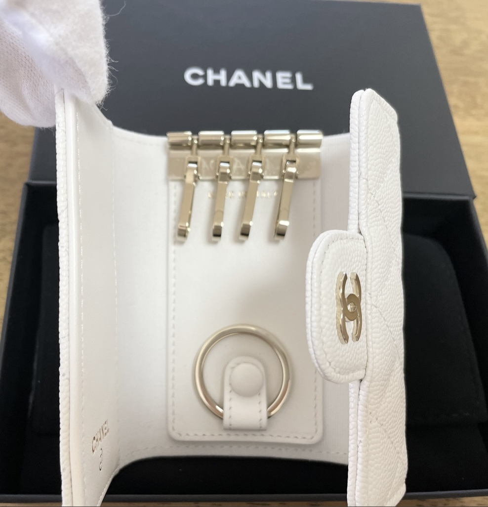 大人気♡希少《CHANEL》 4連 キーケース