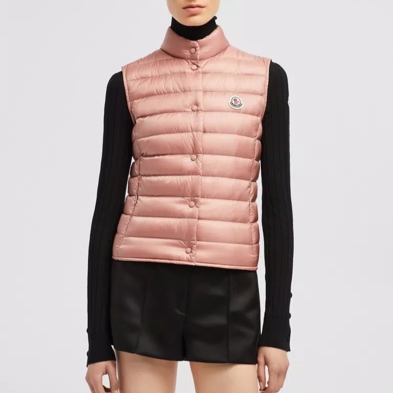 【MONCLER】\"LIANE\" ロゴパッチ入り ハイネックダウンベスト/3色