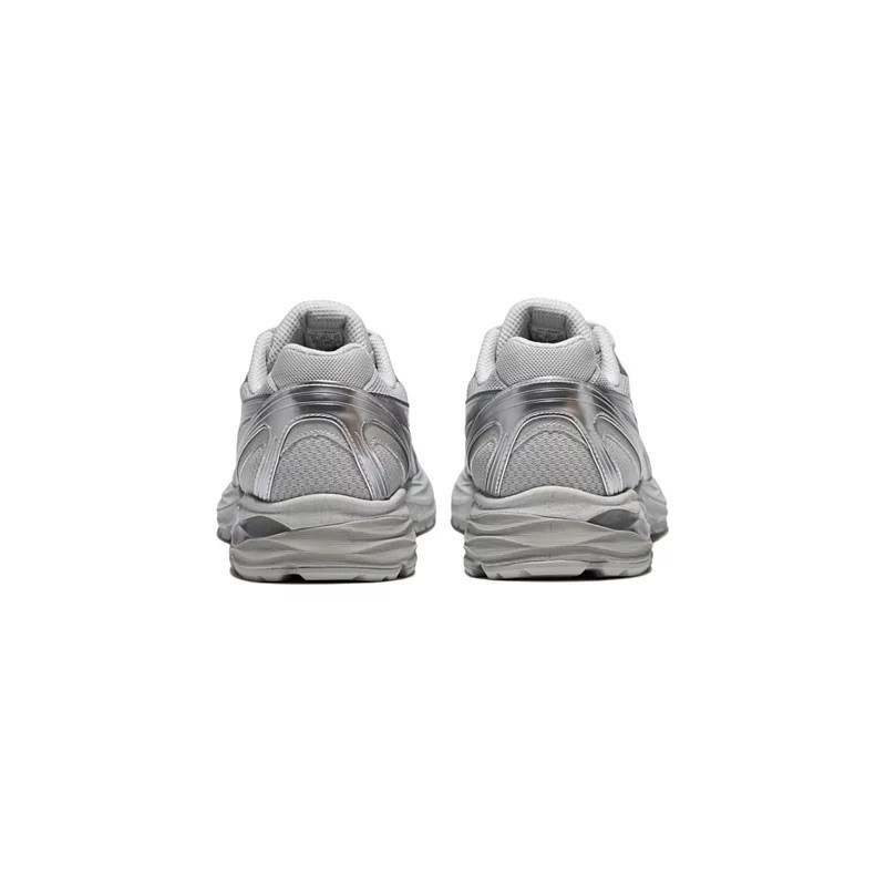 ASICS★(W) Asics Gel-Flux 4 CN Gray Silver★送料・関税込★ asics】(W) Asics Gel-Flux 4 CN Gray Silver◇