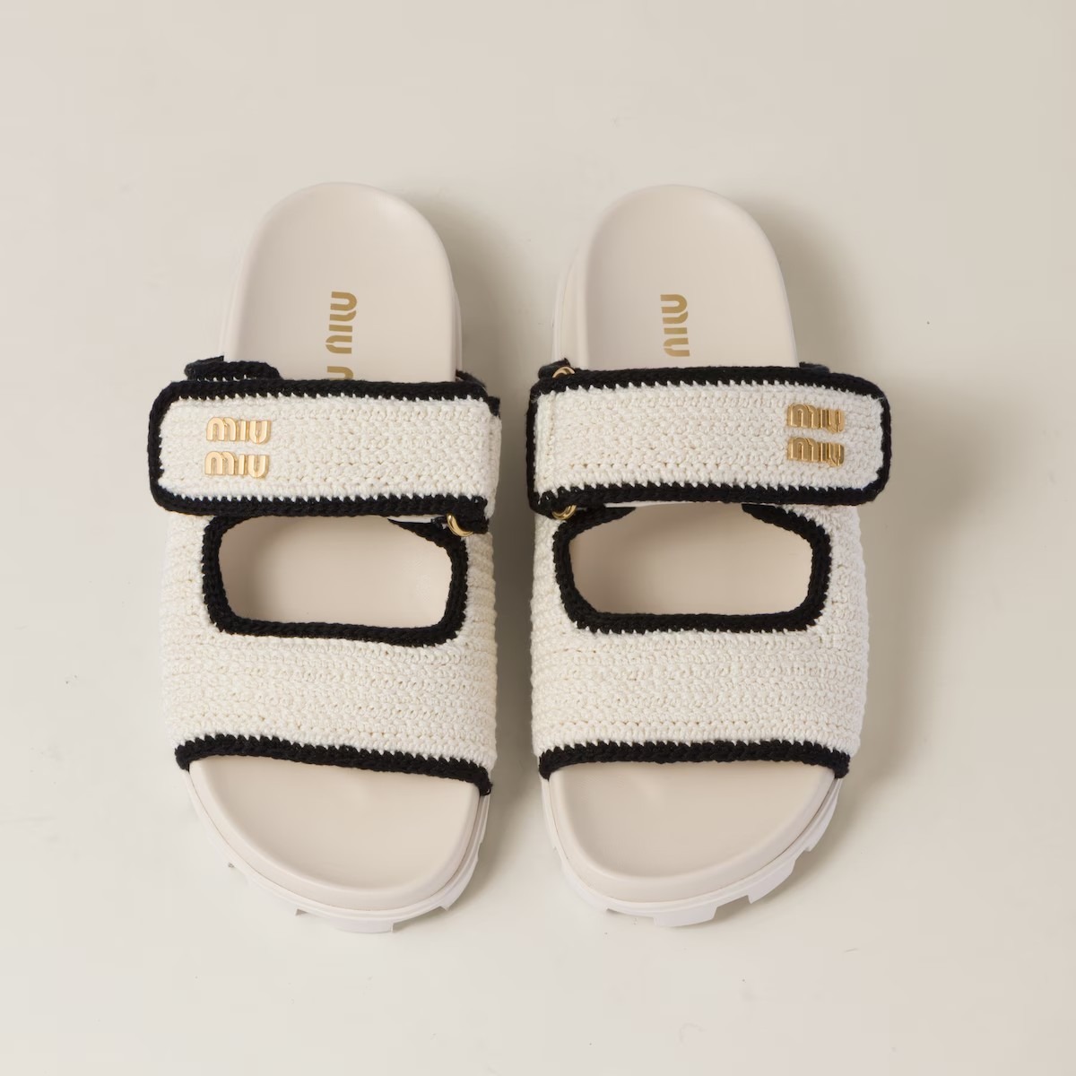 《送料無料》 MIU MIU Crochet knit slides