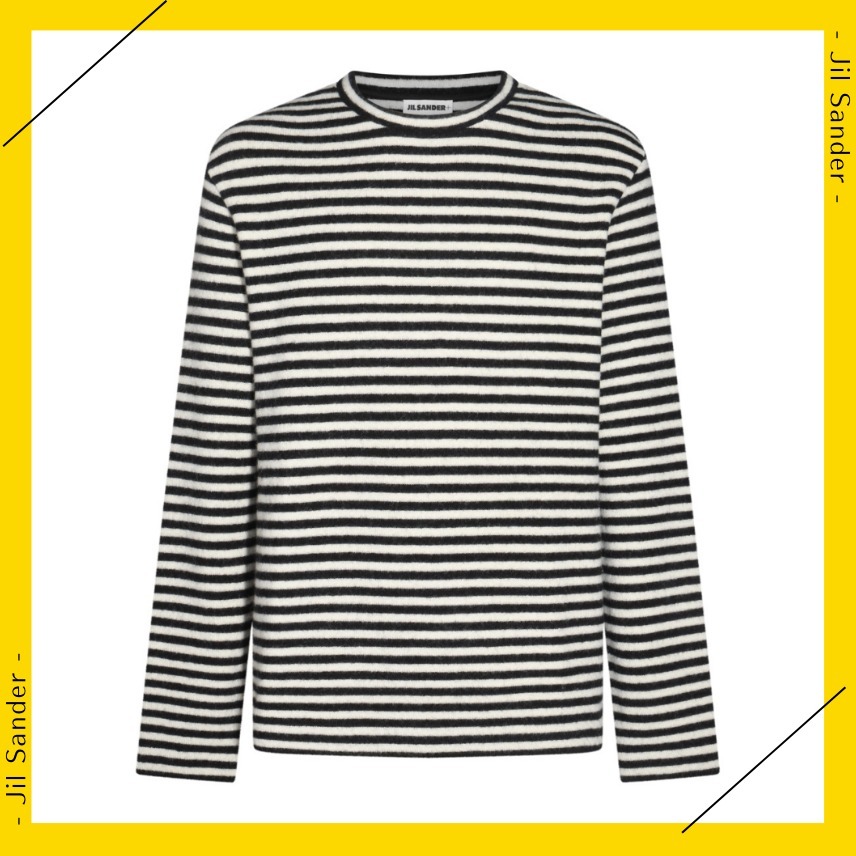 白バッグベルトパンツスニーカーにjilsanderジルサンダーTシャツ