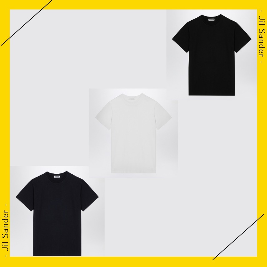 赤バッグベルトパンツスニーカーにjilsanderジルサンダーTシャツ