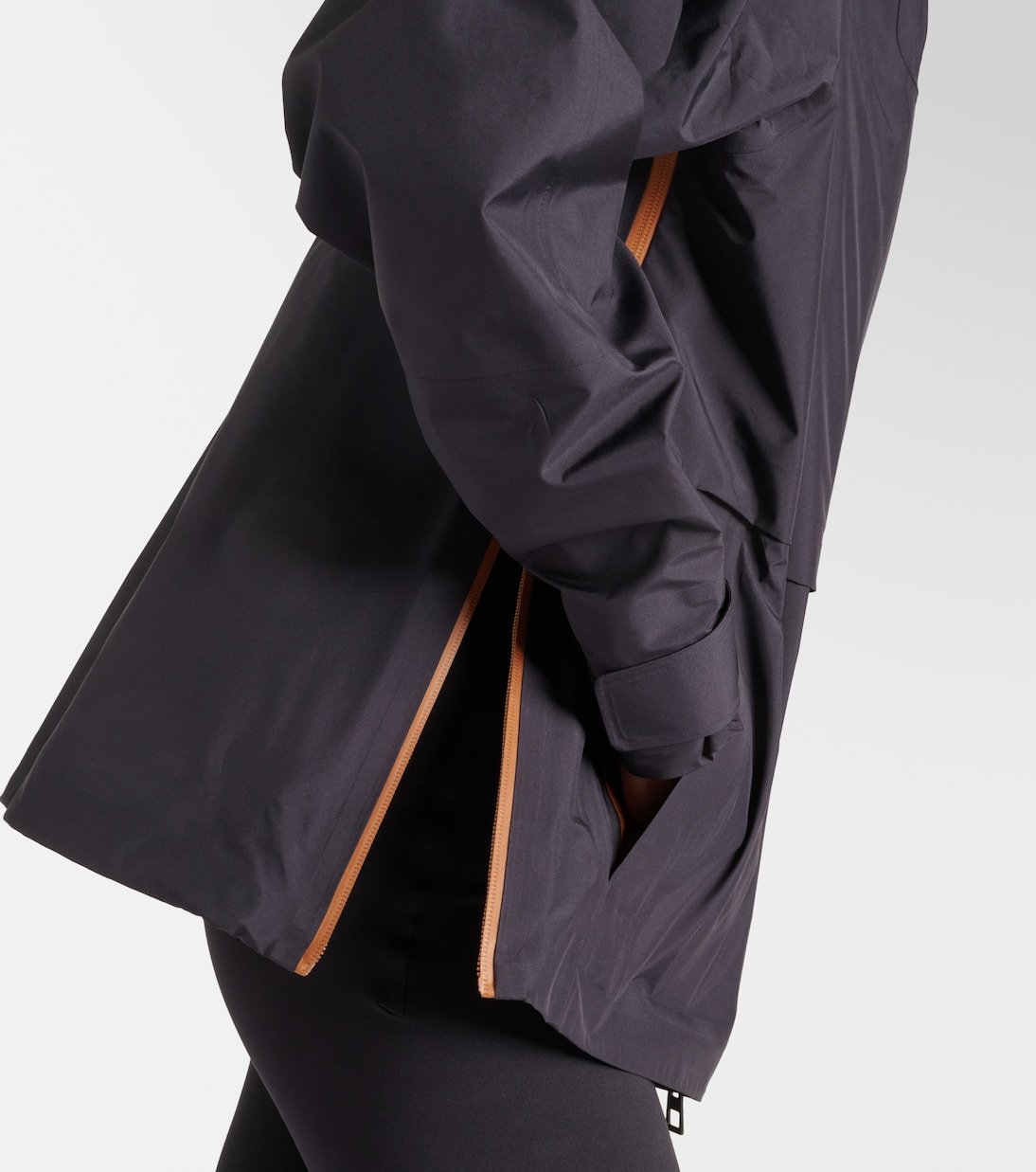 《ブランドコラボ》【LOEWE】x On Storm テクニカルジャケット