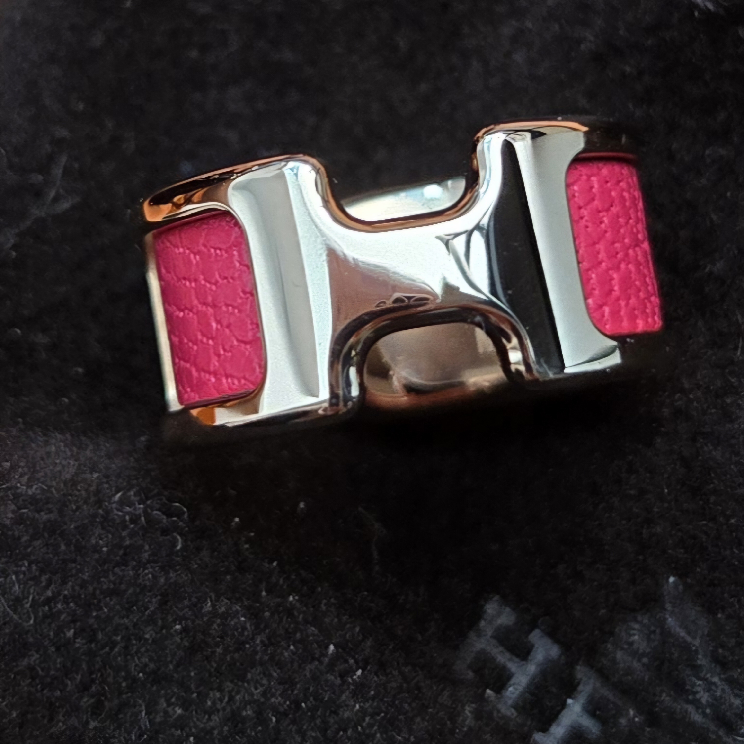 VIPセール エルメス HERMES 愛らしいイヤーカフ Hロゴ Olympe PM VIPセール エルメス HERMES 愛らしいイヤーカフ Hロゴ Olympe PM