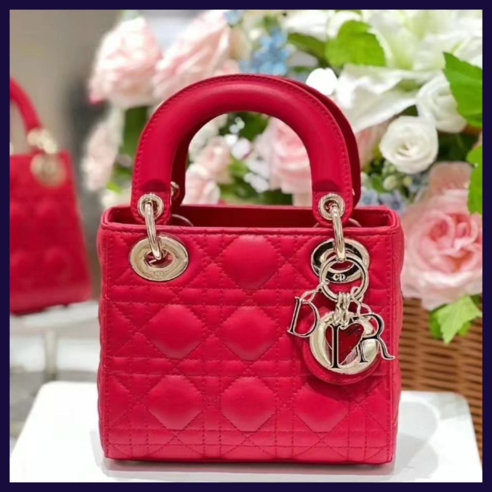 【チャームがかわいすぎる♪】 DIOR ミニバッグ