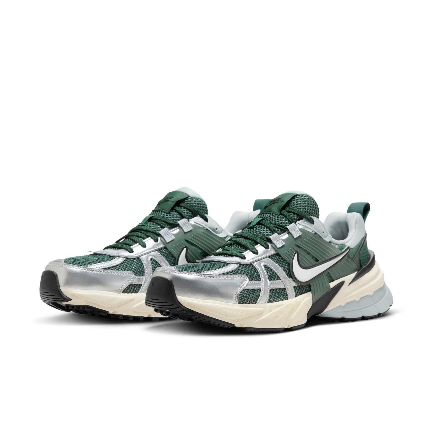 国内配送 NIKE V2K RUN VINTAGE GREEN/MINERAL SPRUCE-WOLF GREY