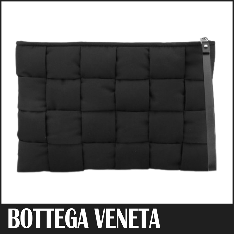 ☆送料関税込☆BOTTEGA VENETA カセット クラッチバッグ☆超人気