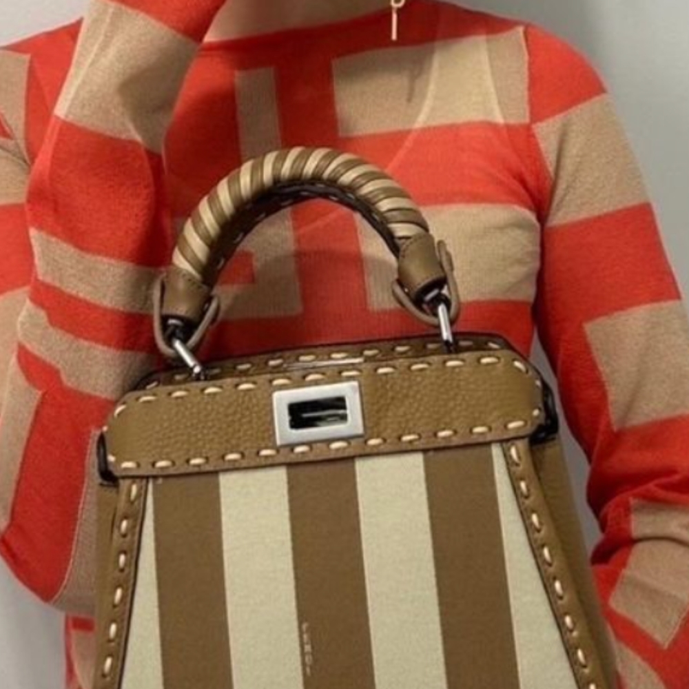 24SS【FENDI】ピーカブー スモール ハンドルカバー ナッパレザー