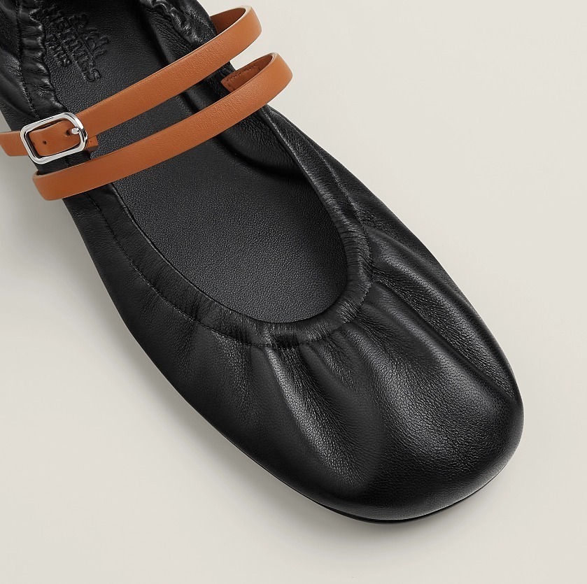 ストラップが可愛い♡【HERMES】 バレエシューズ《Jolly》