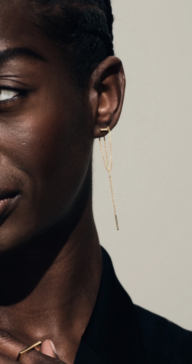 TOM WOOD】Sleek Ear Chain Gold Diamonds 140 mm 片耳ピアス
