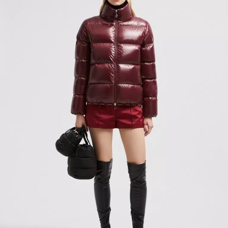 【MONCLER】\"ABBADIA\"光沢ナイロンショートダウンジャケット/4色