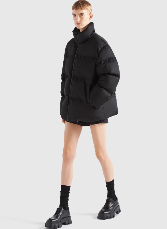 《送料無料》 PRADA Oversized Re-Nylon down jacket