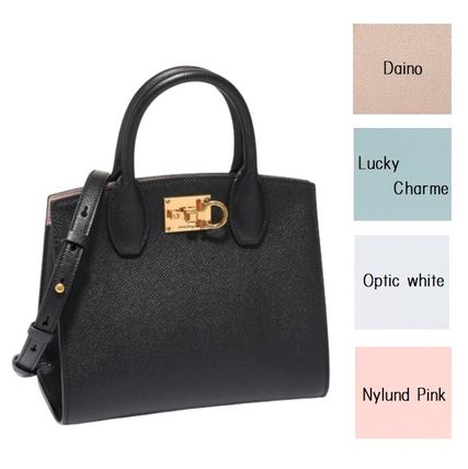 直営店Ferragamo☆ ERRAGAMO STUDIO ハンドバッグ Salvatore Ferragamo: The Studio Bag
