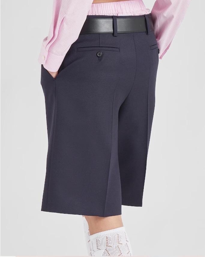 《送料無料》 PRADA Gabardine Bermuda shorts