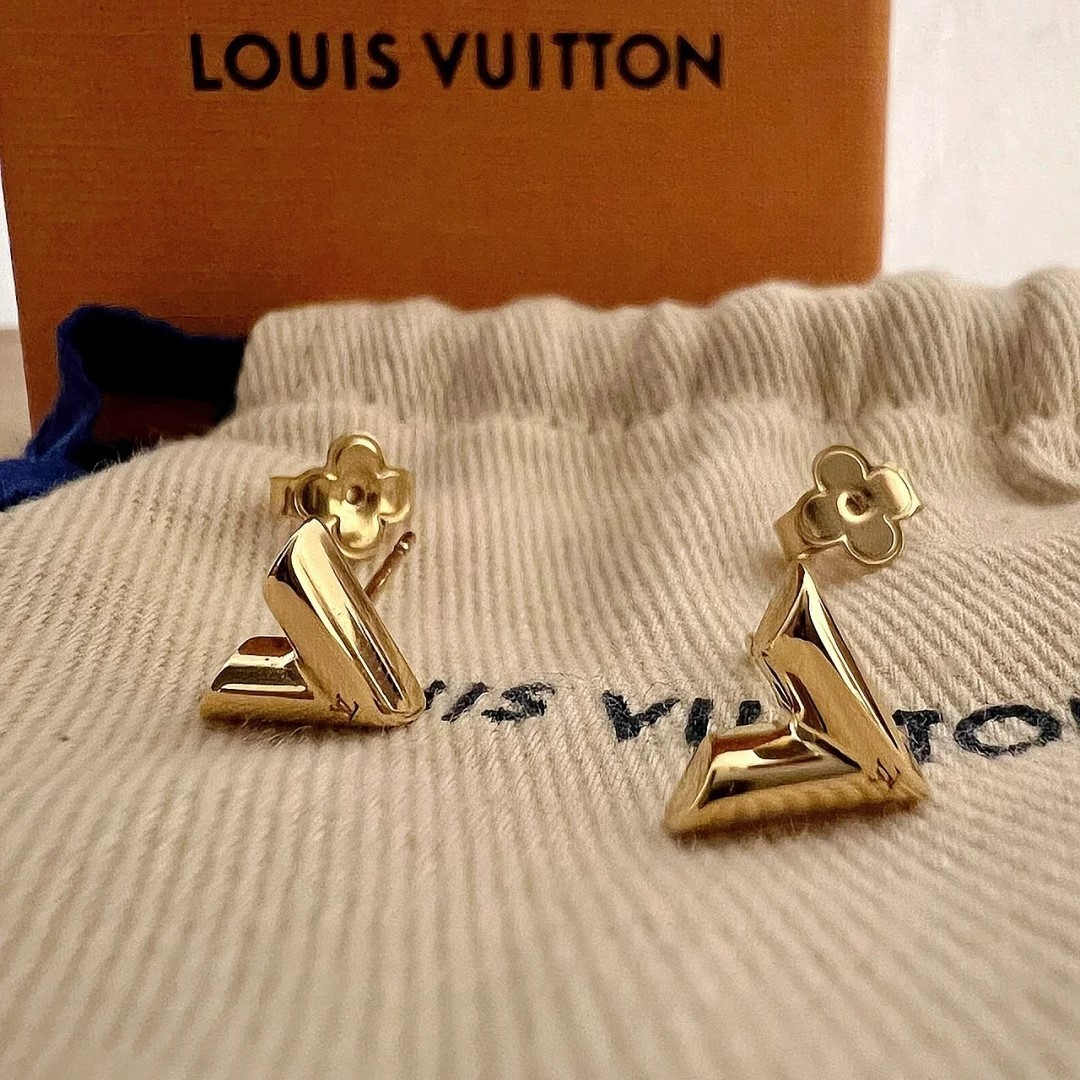 耳元を華やかに♪【LOUISVUITTON】 V ピアス 耳元華やかに♪【LOUISVUITTON】ピアス・LV ダズル (Louis