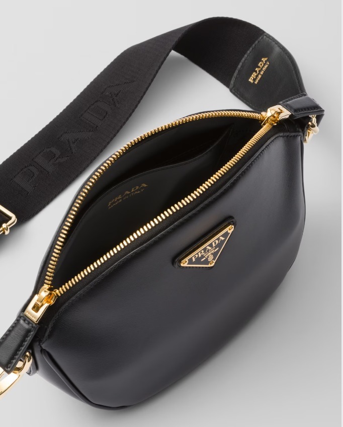 《送料無料》 PRADA Leather mini shoulder bag