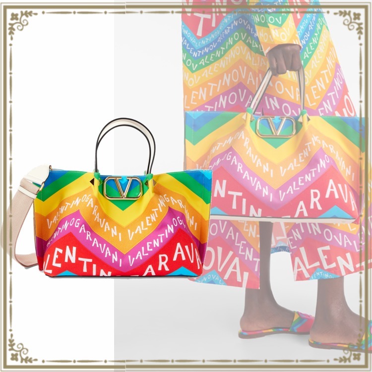 【送料 関税込】VALENTINO VLogo ラージ シェブロン 24 バッグ