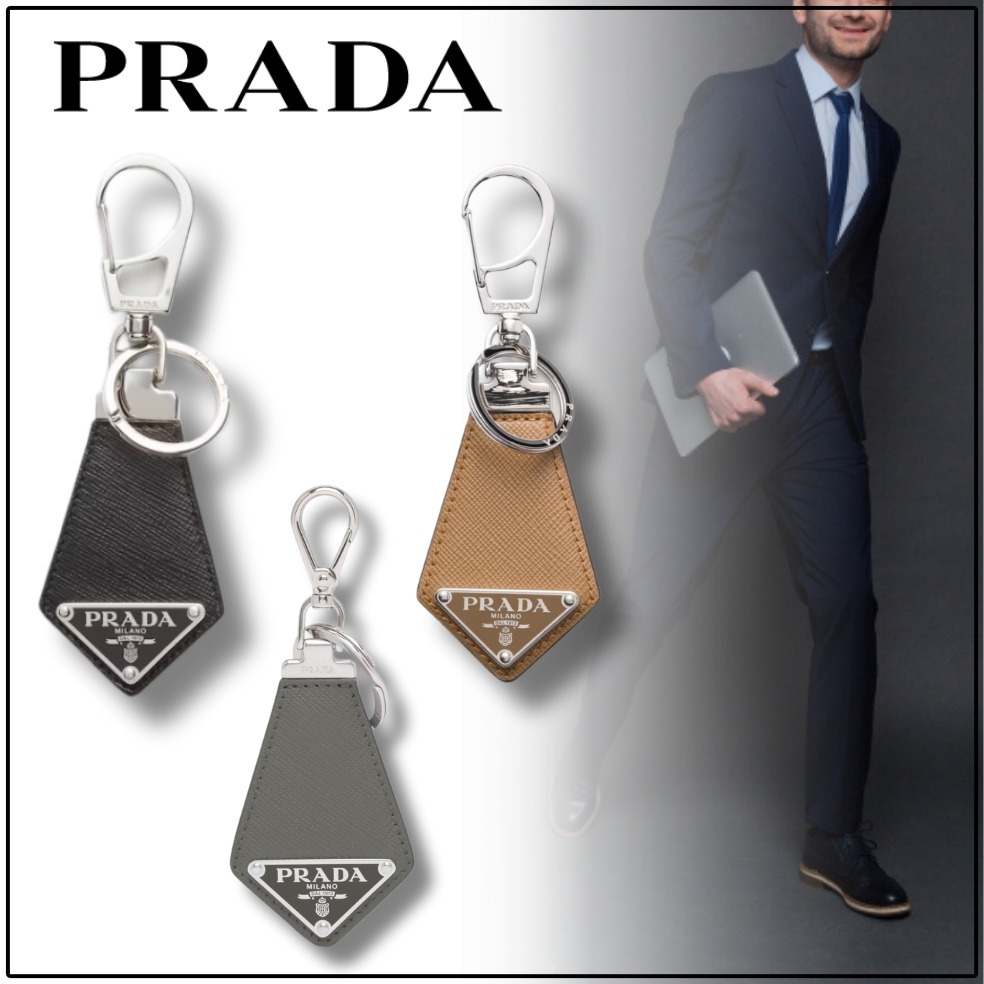 国内直営【PRADA】サフィアーノレザー キーリング