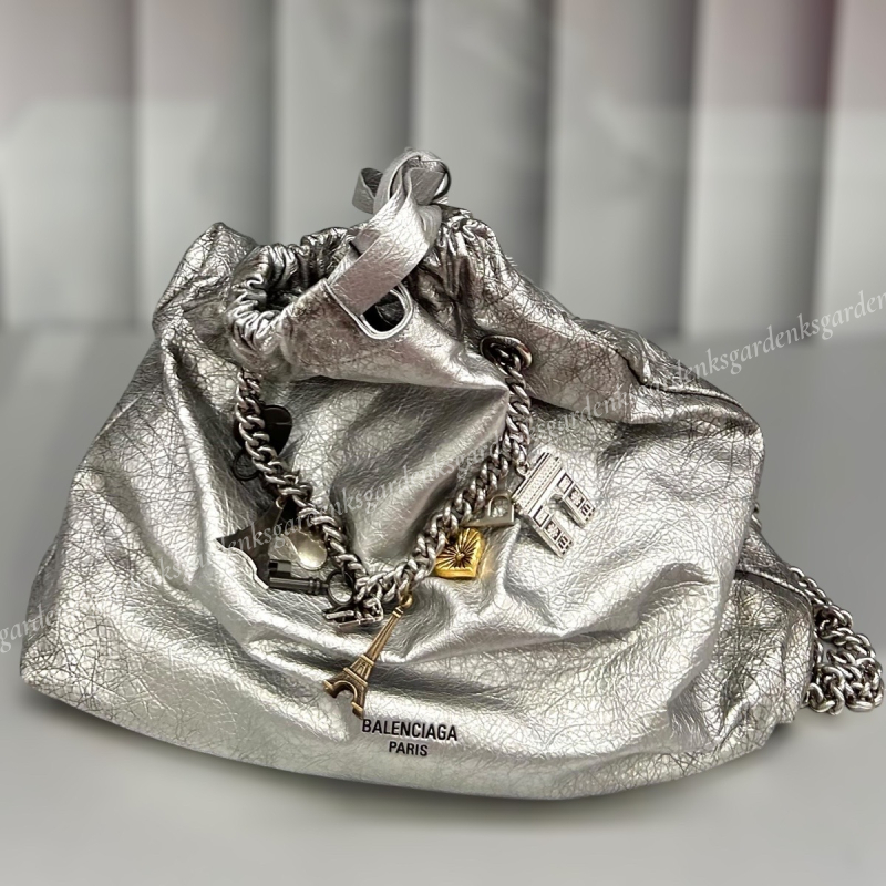 希少即納 BALENCIAGA CRUSH ミディアムBAG スーベニアチャーム付 希少即納 BALENCIAGA CRUSH ミディアムBAG スーベニアチャーム付