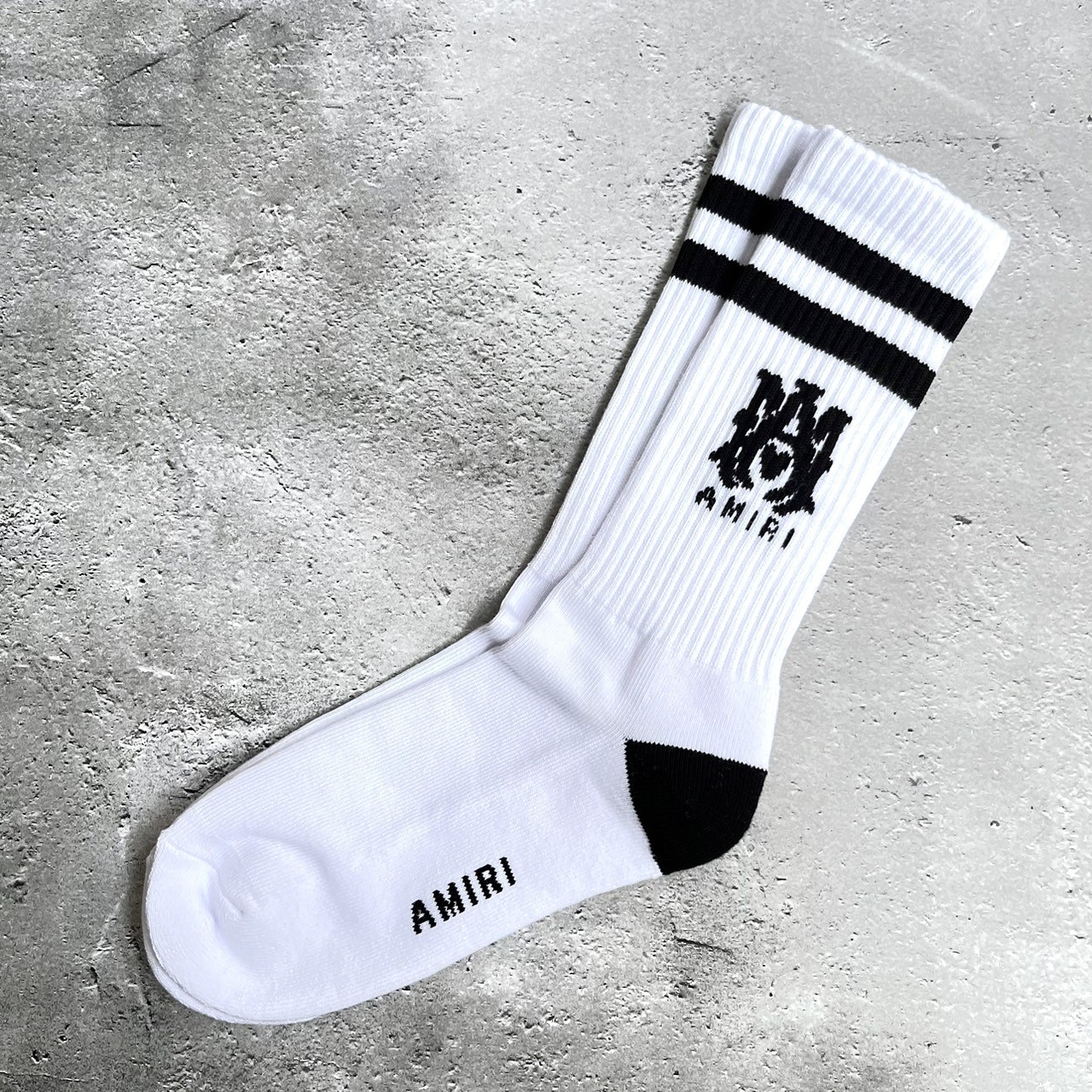 AMIRI MA Quad ソックス☆関税・送料込み☆ ☆関税・送料込み【AMIRI(アミリ)】MA ロゴ ソックス 靴下