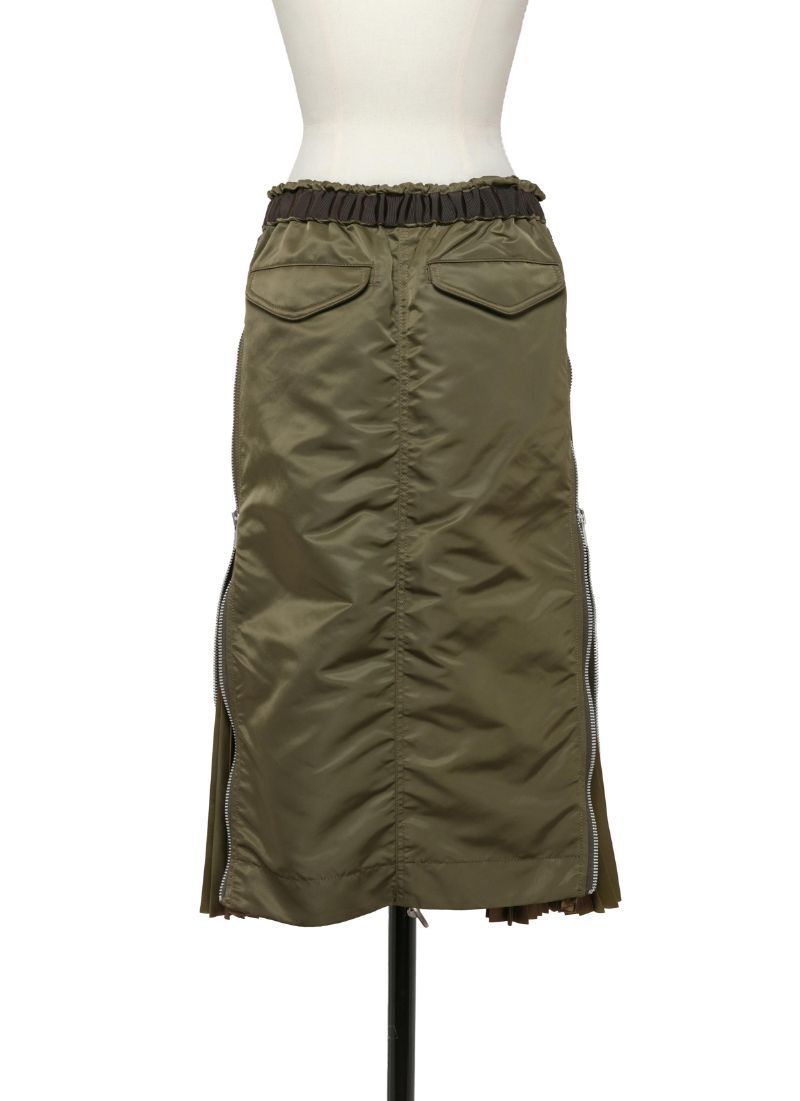 《スタイリッシュな逸品》【sacai】 ナイロンツイルスカート