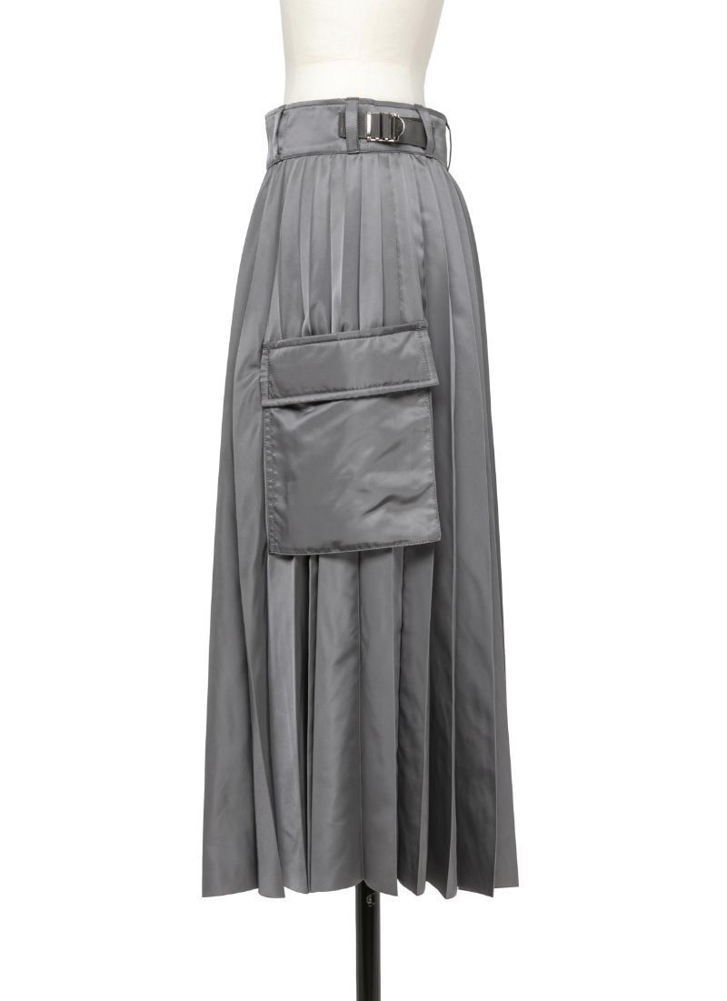 《個性的なデザイン》【sacai】 ナイロンツイルスカート