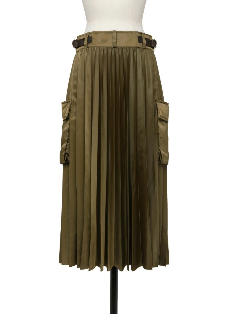 《個性的なデザイン》【sacai】 ナイロンツイルスカート