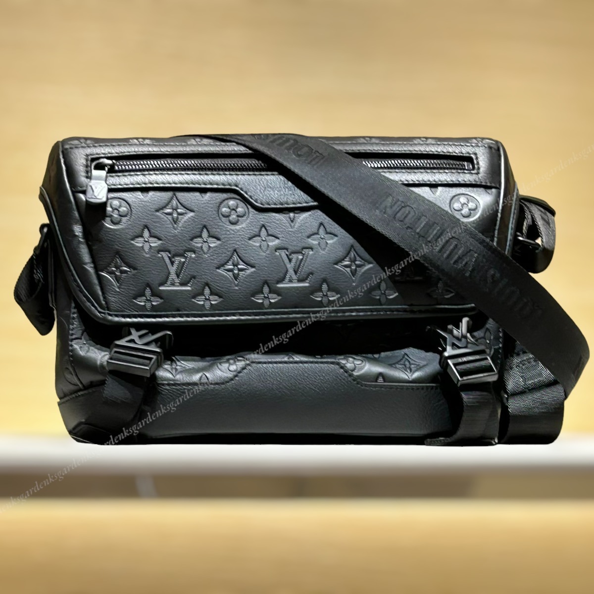 すぐ届く！LOUIS VUITTON メッセンジャー ヴォワヤージュ PM