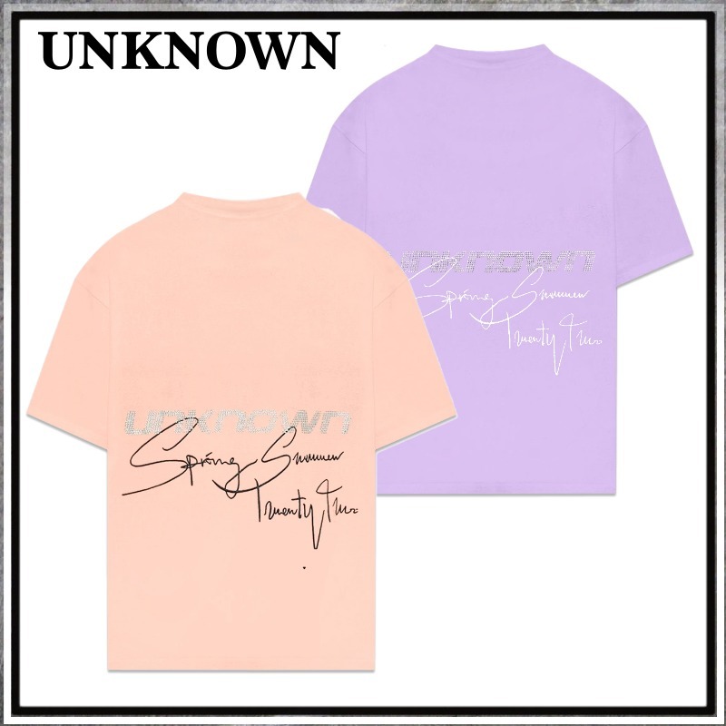 【すぐ届く】UNKNOWN シグネチャーラインストーン Tシャツ
