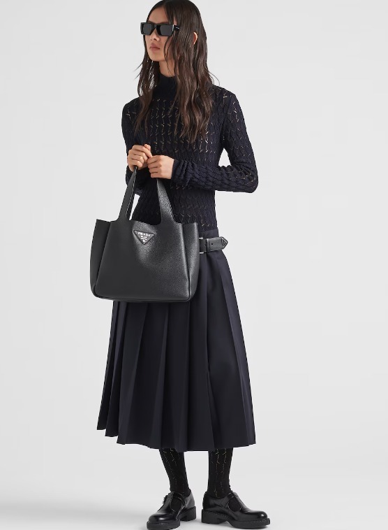 《送料無料》 PRADA Large leather tote
