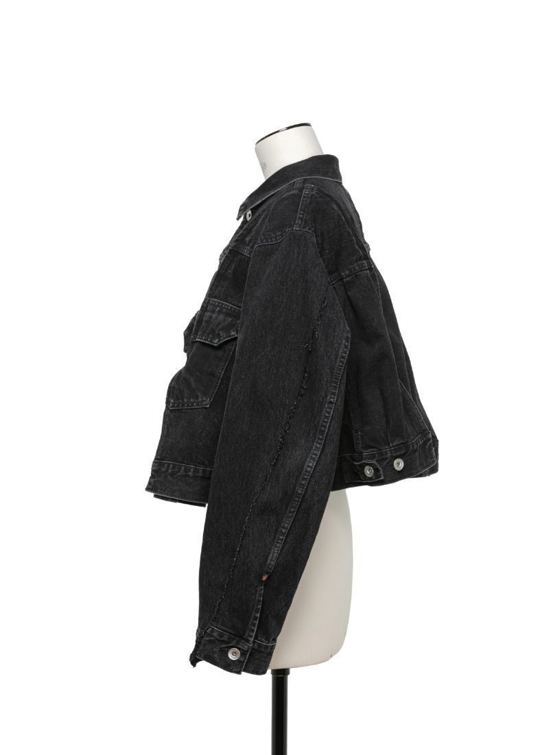 《スタイリッシュなデザイン》【sacai】の デニムジャケット