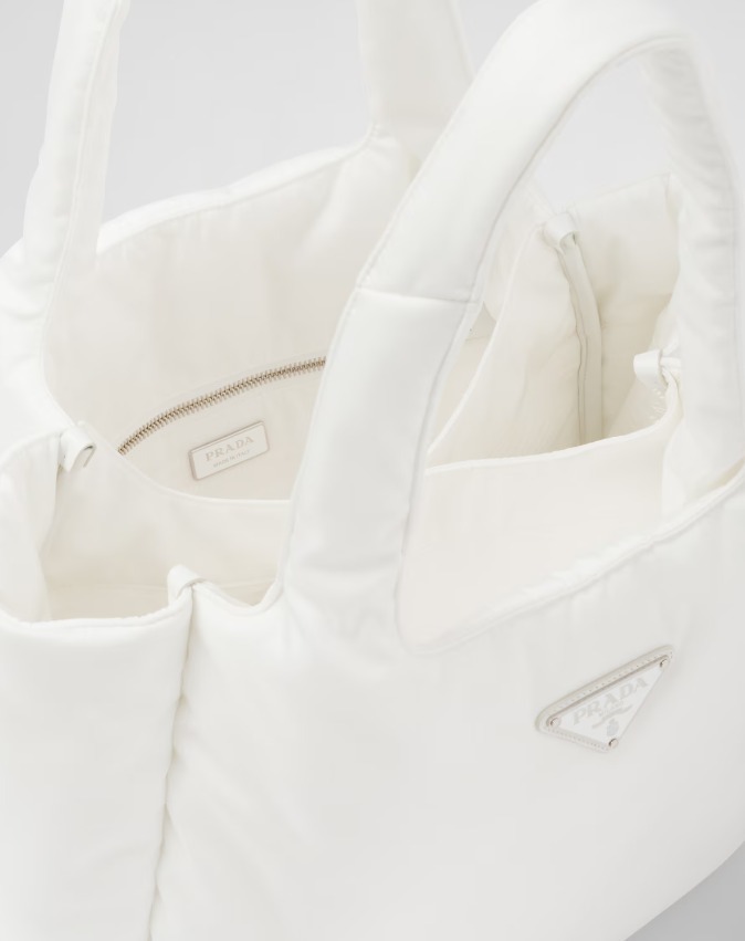 《送料無料》 PRADA Large padded Re-Nylon tote bag