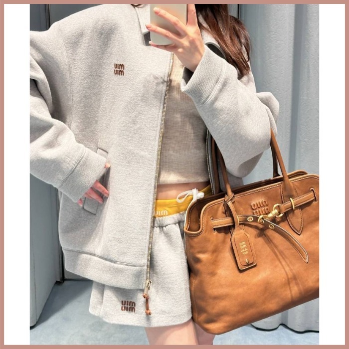 《上品な抜け感の逸品》【MiuMiu】ジャージカラージャケット