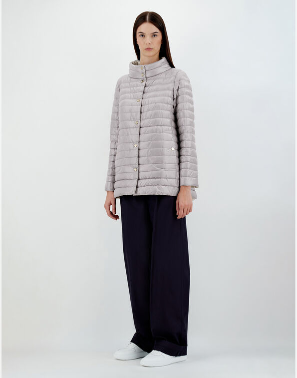《送料無料》 HERNO REVERSIBLE A-SHAPE IN NYLON ULTRALIGHT