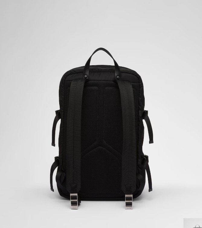 《送料無料》 PRADA Re-Nylon and Saffiano leather backpack