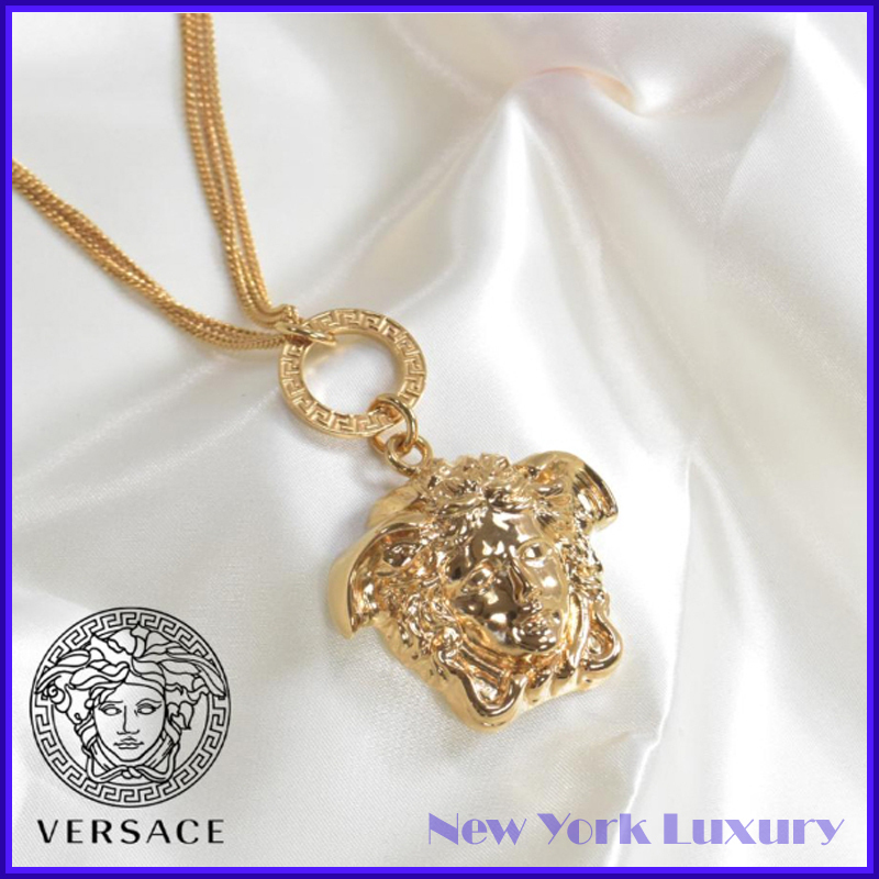 Versace★素敵！Medusa Head Pendant Triple Chain Necklace