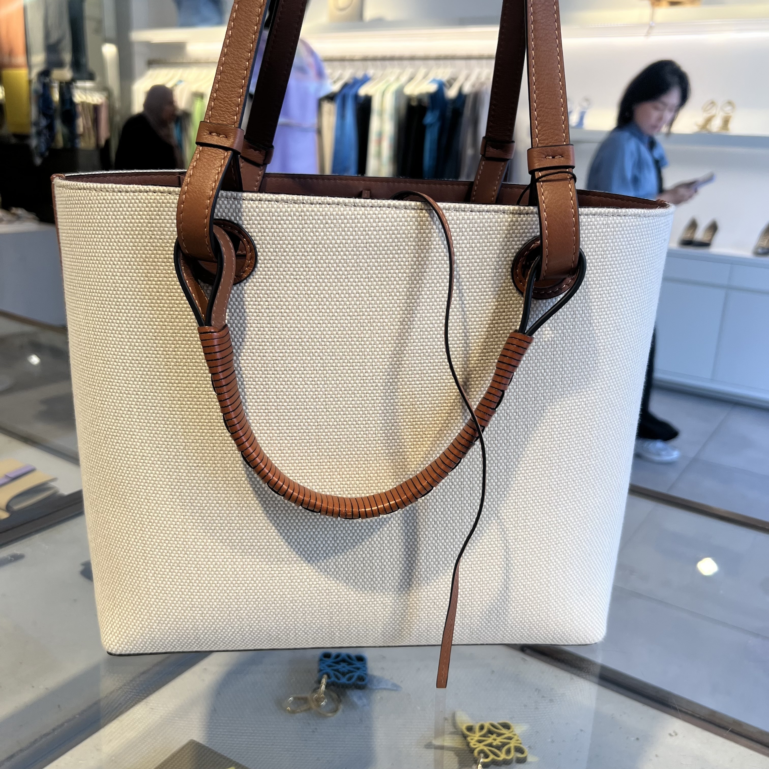 【LOEWE直営】限定セール!アナグラム トート Small ショルダー LOEWE直営】限定セール!アナグラム トート Small ショルダー