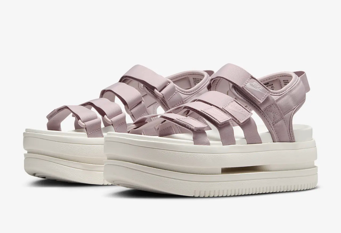 人気商品 Nike レディースサンダル Icon Classic SE