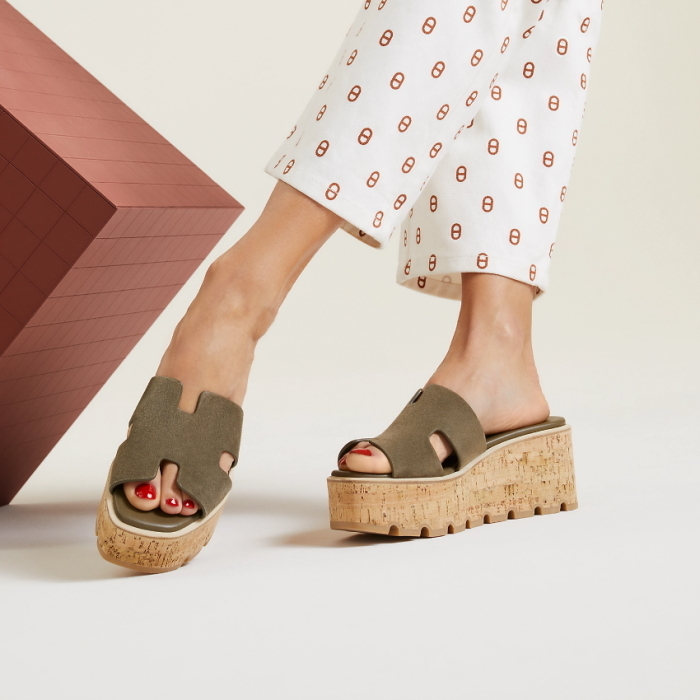 足元を美しく☆【HERMES】Eze 30 サンダル ウッドソール HERMES（エルメス）- Eze 30 sandal（エゼ サンダル）ブランク