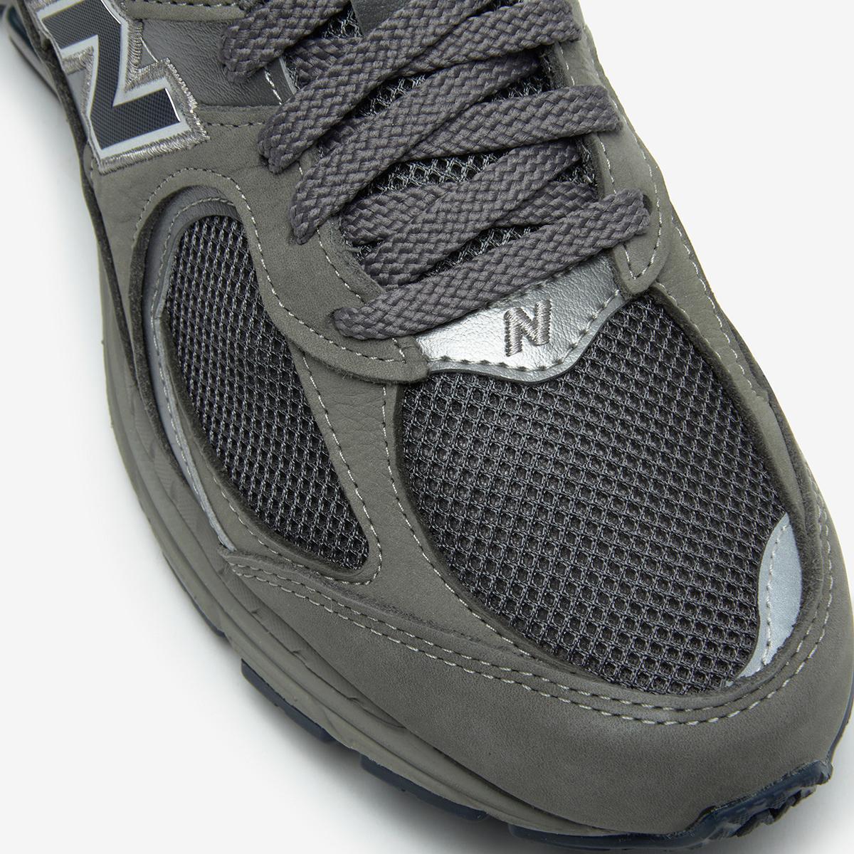 ★NEW BALANCE★2002R Gray★男女共用★ Amazon.com | New Balance Women's 2002R Sneakers, Grey/Grey