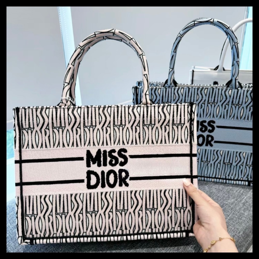 【お洒落な！】DIOR Book Tote バッグ ミディアム