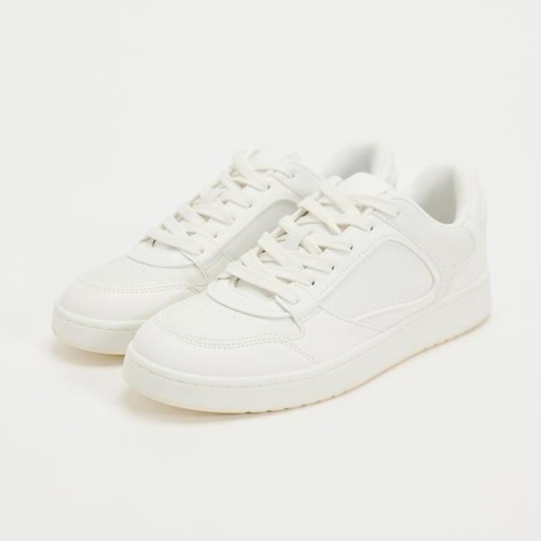 ZARA レトロスニーカー ホワイト