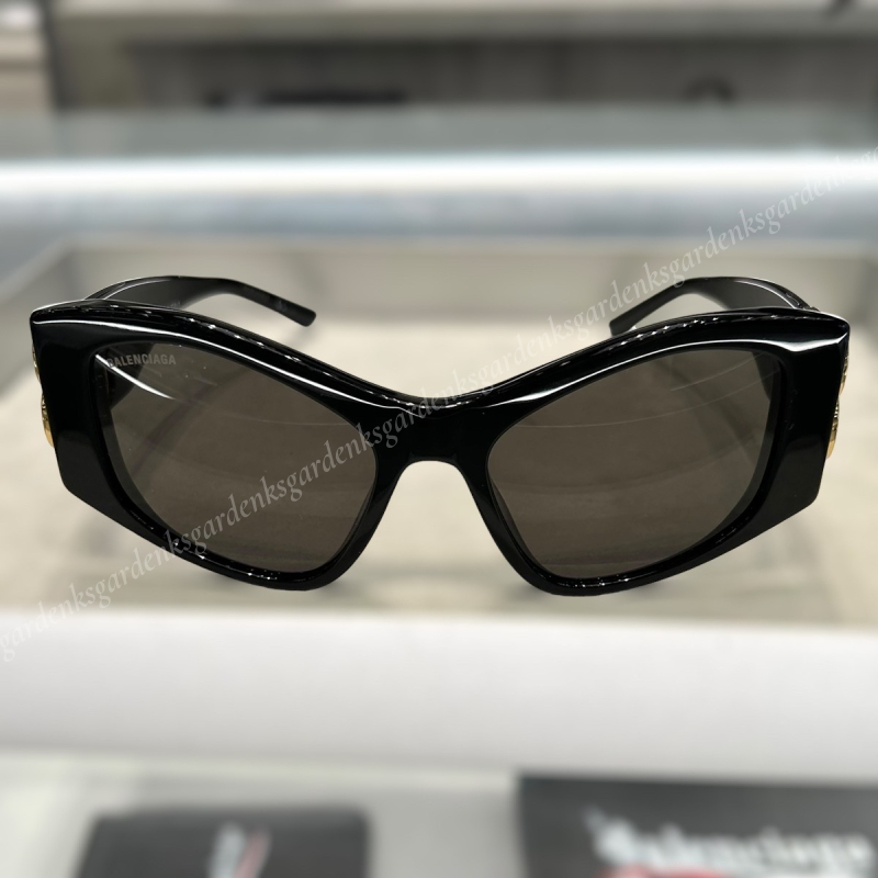 すぐ届く！BALENCIAGA ウィメンズ DYNASTY D-FRAME サングラス