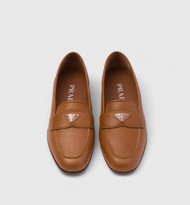 《送料無料》 PRADA Nappa leather loafers