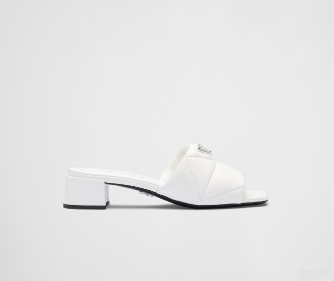 《送料無料》 PRADA Quilted nappa leather slides