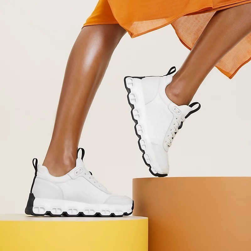 履きやすさ抜群【HERMES】 スニーカー《インパルス》