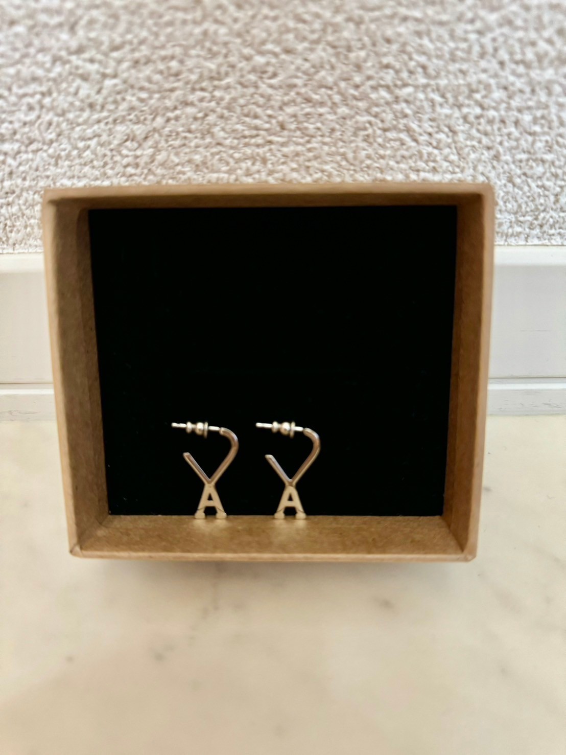 AMI PARIS Ami de Coeur ハート ロゴ フープピアス 両耳用 AMI PARIS Ami de Coeur ハート ロゴ フープピアス 両耳用 (AMI