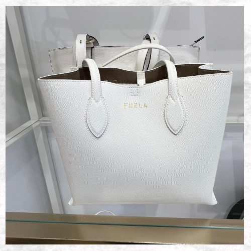 【セール☆】FURLA フルラ トートバック 使いやすいサイズ感♪