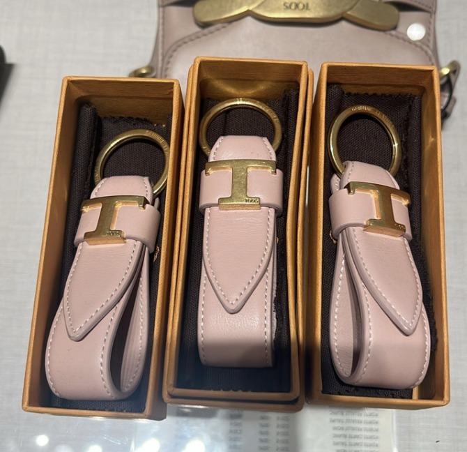 セール！ Tod's T TIMELESS キーホルダー 箱、ショッパー付き